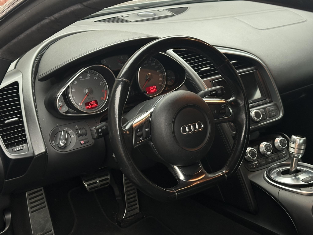 47140937-2.jpg